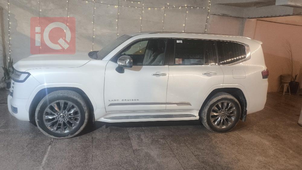 تۆیۆتا لاند کروزەر